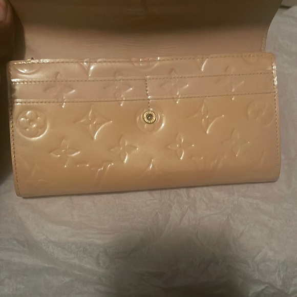 ๐ SOLD๐ Louis Vuitton Vernis Sarah Long Wallet - Picture 2 of 10